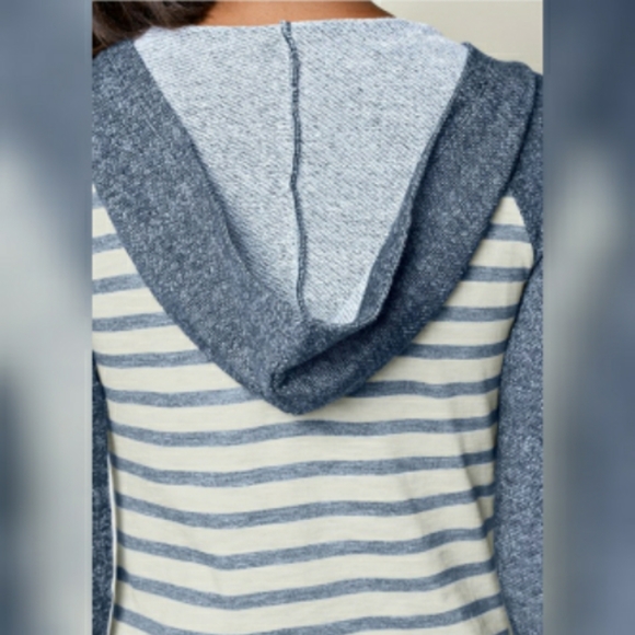 Venus Striped Lace-up Hoodie - Picture 2 of 7